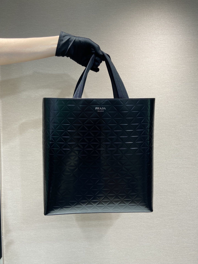Pra*a tote bags